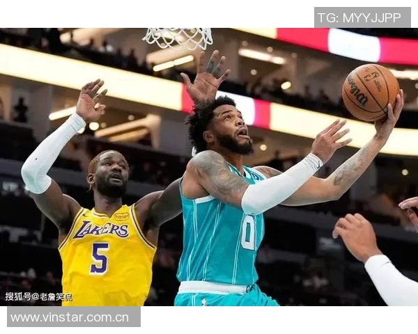 湖人第三节狂飙31-15逆转黄蜂赛季最佳表现再现球场风采 湖人第三节狂飙31-15逆转黄蜂赛季最佳表现再现球场风采