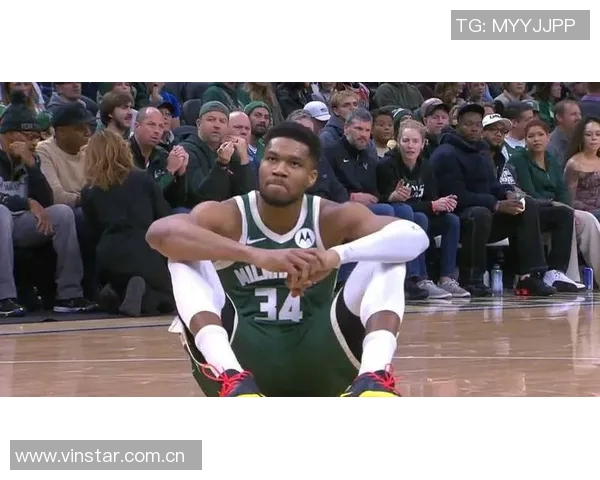 字母哥右小腿拉伤将缺席2到4周球队谈判仍在进行中 字母哥右小腿拉伤将缺席2到4周球队谈判仍在进行中