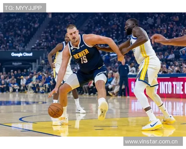 约基奇化身魔术师亚历山大与杨在费城的精彩对决 约基奇化身魔术师亚历山大与杨在费城的精彩对决