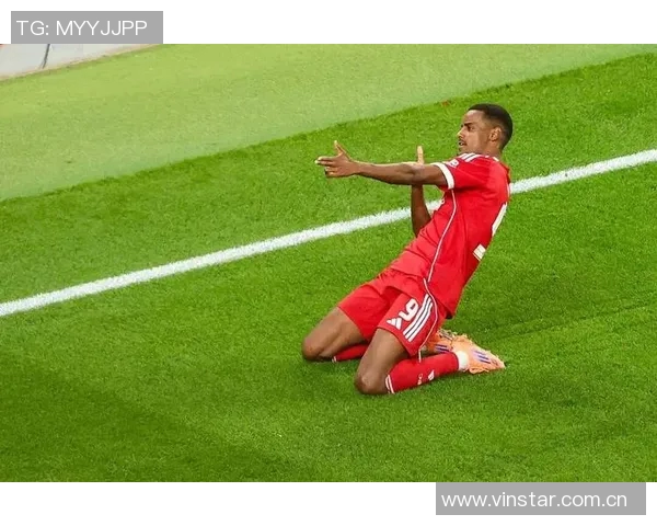 赫斯基强调伊萨克在进球乏力时应提升体能以更好地为球队贡献 赫斯基强调伊萨克在进球乏力时应提升体能以更好地为球队贡献