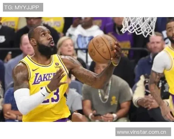 大范直言湖人实力不足难争冠三大核心防守能力成短板 大范直言湖人实力不足难争冠三大核心防守能力成短板