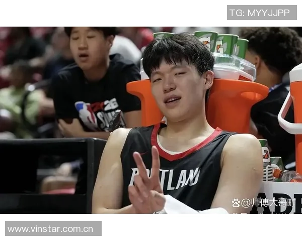 杨瀚森在第三节表现出色应该在第四节继续上场争取胜利