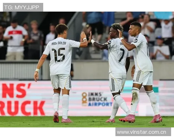 皇马训练照曝光姆巴佩卡雷拉斯与库尔图瓦齐聚备战新赛季