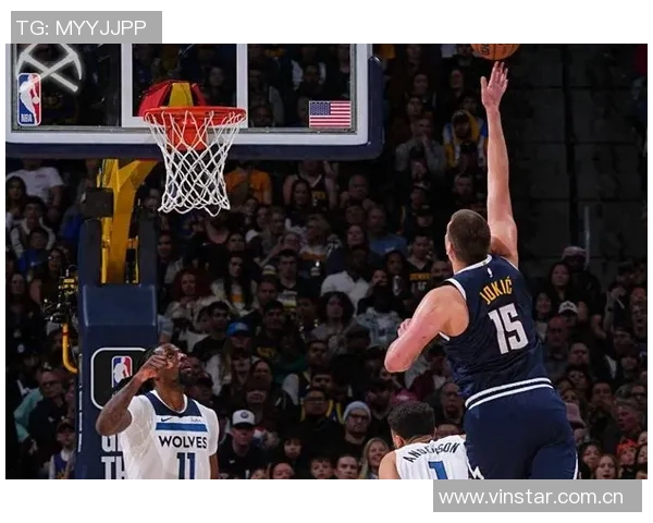 约基奇半场高效表现19分7板8助攻多次快攻扣篮展现统治力