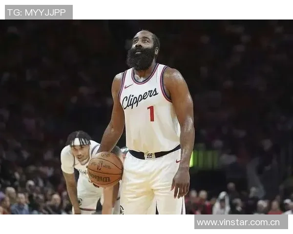 今日比赛激烈KD本季场均出战36分半位列联盟第三哈登紧随其后排名第七