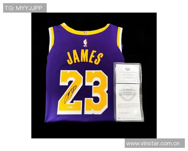 詹姆斯湖人时期签名NBA球星卡即将发售引发球迷热潮