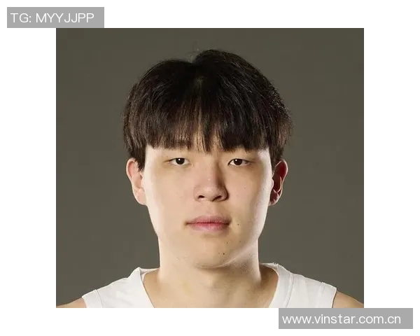 杨瀚森表现不佳引发争议媒体人质疑为何牵连家庭成员